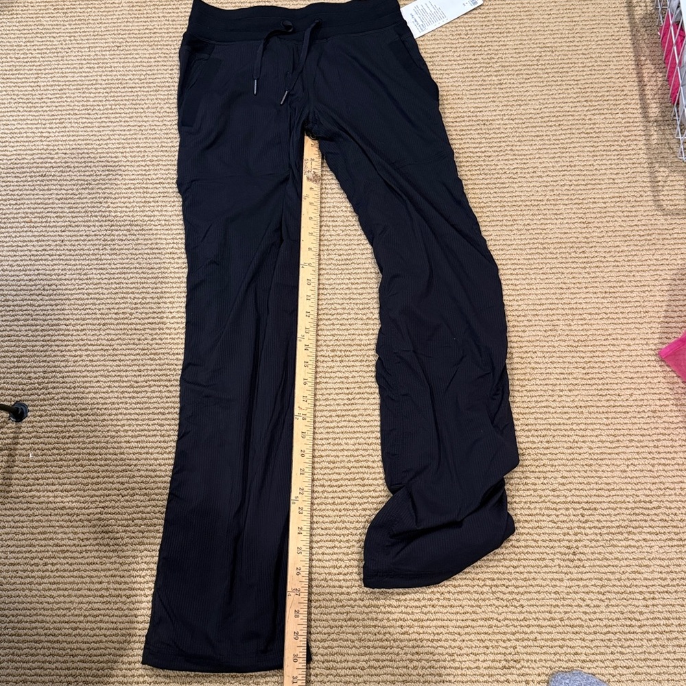 Lululemon Athletica Black Joggers Rare Find Size 4 New with Tags Amazing Deal - Picture 11 of 12